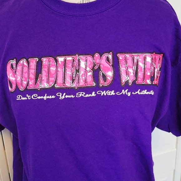 NWT Soldier's Wife T-Shirt - Picture 4 of 5